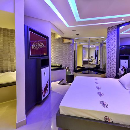 Deslize Motel 4 Uberlandia Luaran gambar